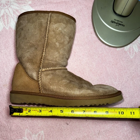 UGG Australia Classic Short Boots - Picture 13 of 13